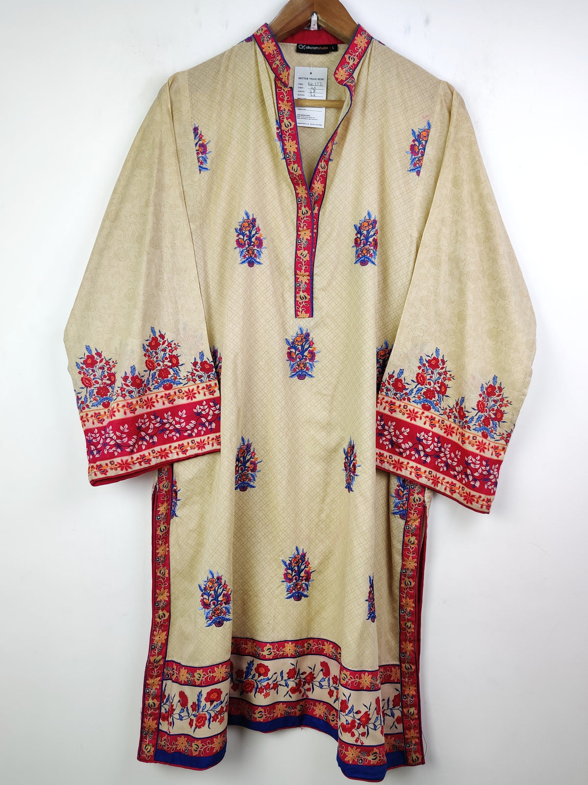 Buy online pre-used pre-loved 100% authentic & Original branded Alkaram Studio (BK-1771) available in Pakistan. Top international brands avilable.