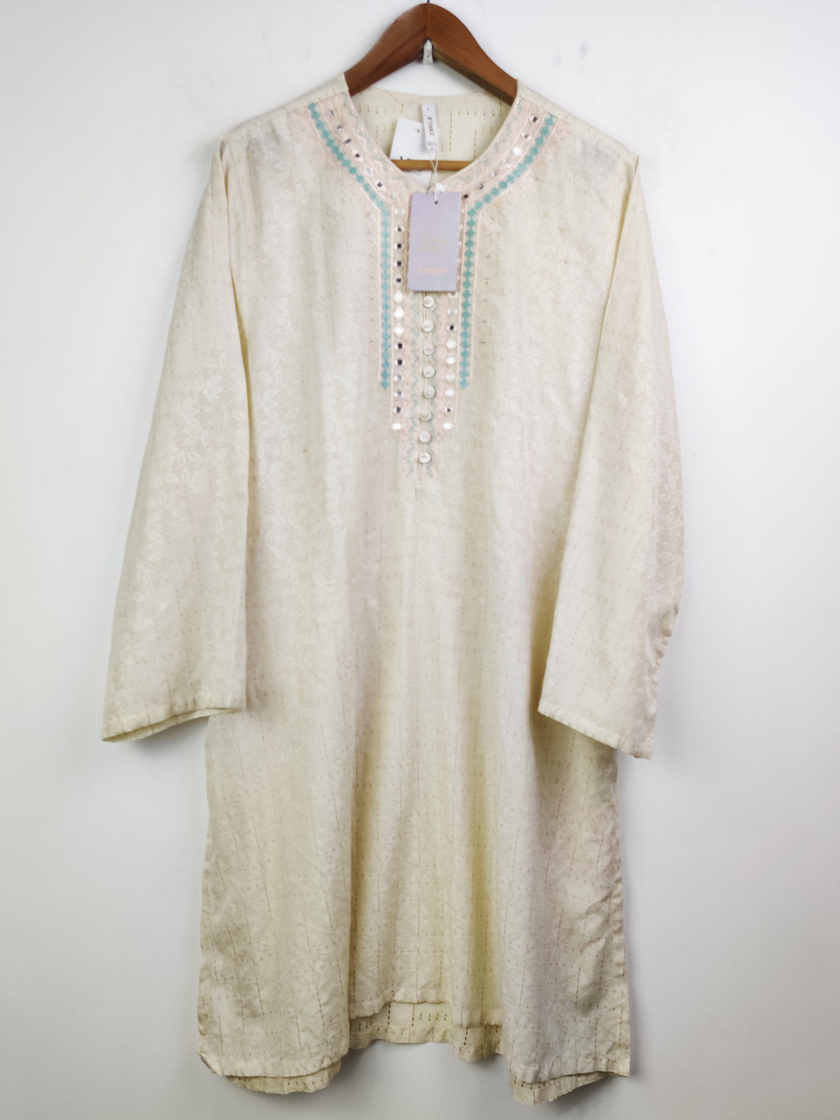 Buy online pre-used pre-loved 100% authentic & Original branded Ethnic (BK-1813) available in Pakistan. Top international brands avilable.