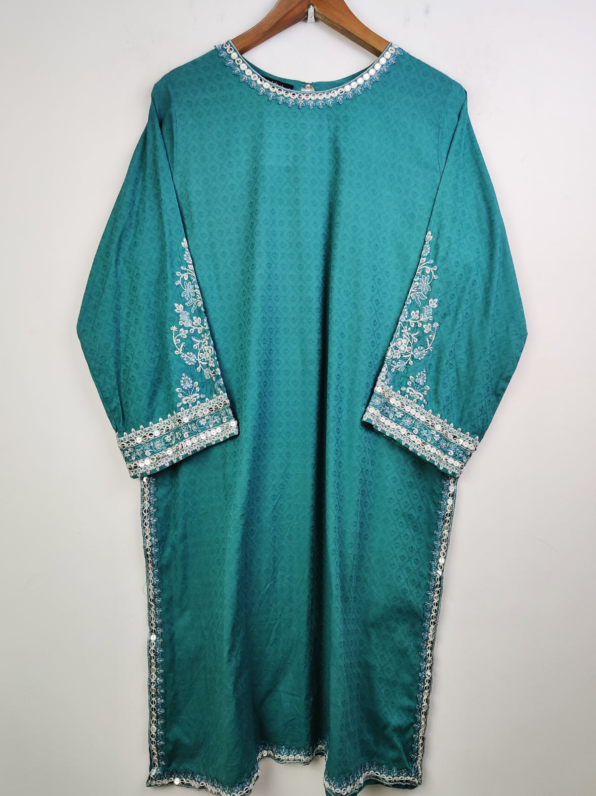 Buy online pre-used pre-loved 100% authentic & Original branded Tawakkal (BK-1839) available in Pakistan. Top international brands avilable.