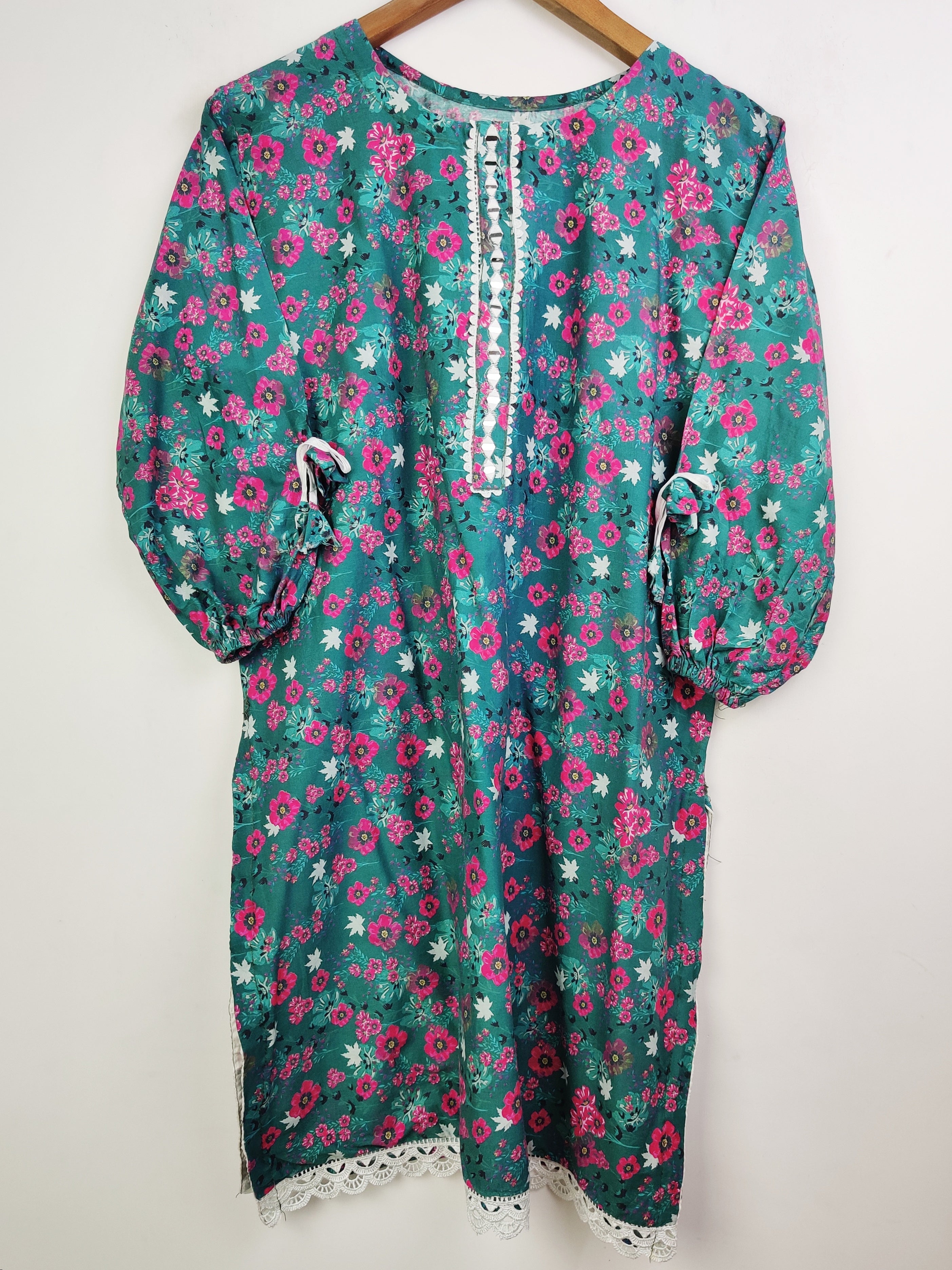 Buy online pre-used pre-loved 100% authentic & Original branded Unknown Brand (BK-1848) available in Pakistan. Top international brands avilable.