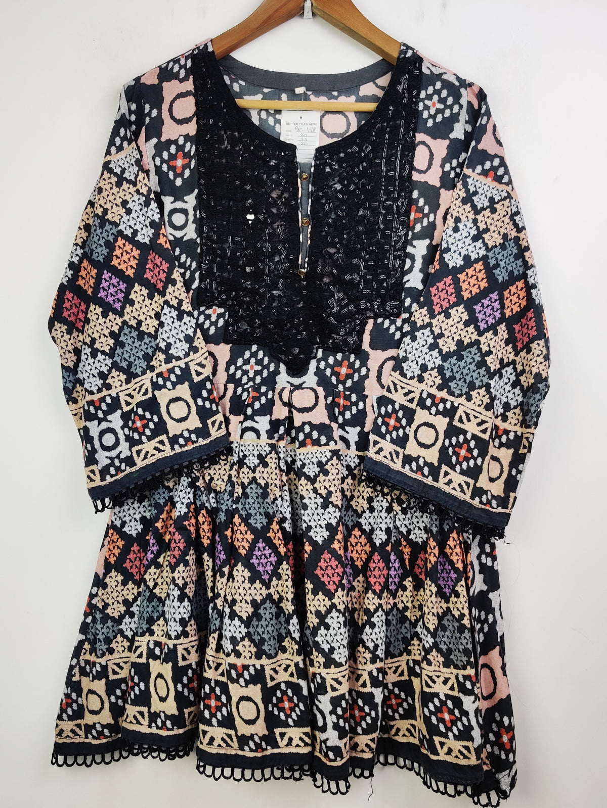 Buy online pre-used pre-loved 100% authentic & Original branded Unknown Brand (BK-1868) available in Pakistan. Top international brands avilable.