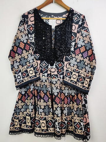 Buy online pre-used pre-loved 100% authentic & Original branded Unknown Brand (BK-1868) available in Pakistan. Top international brands avilable.