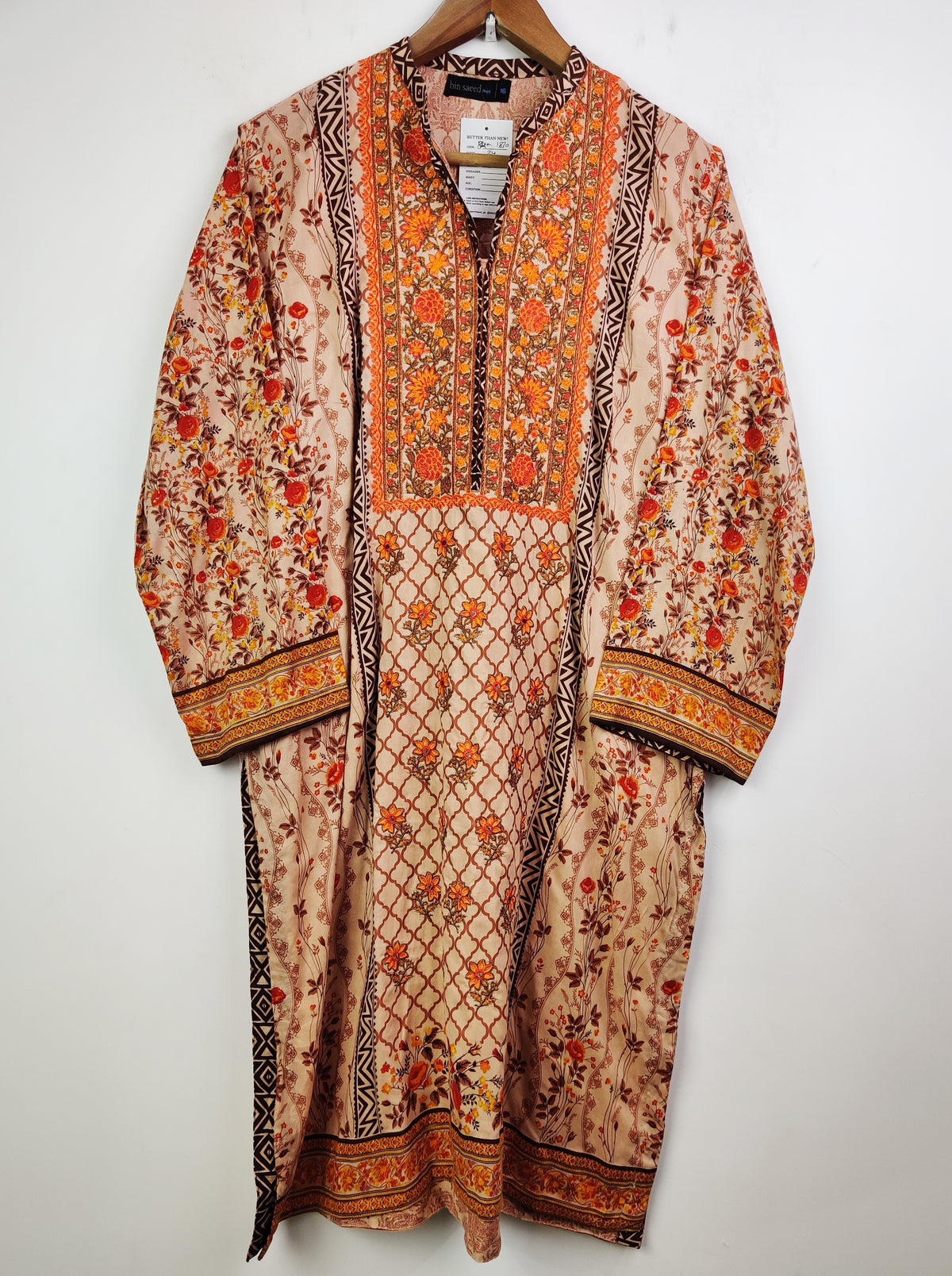 Buy online pre-used pre-loved 100% authentic & Original branded Bin Saeed (BK-1870) available in Pakistan. Top international brands avilable.