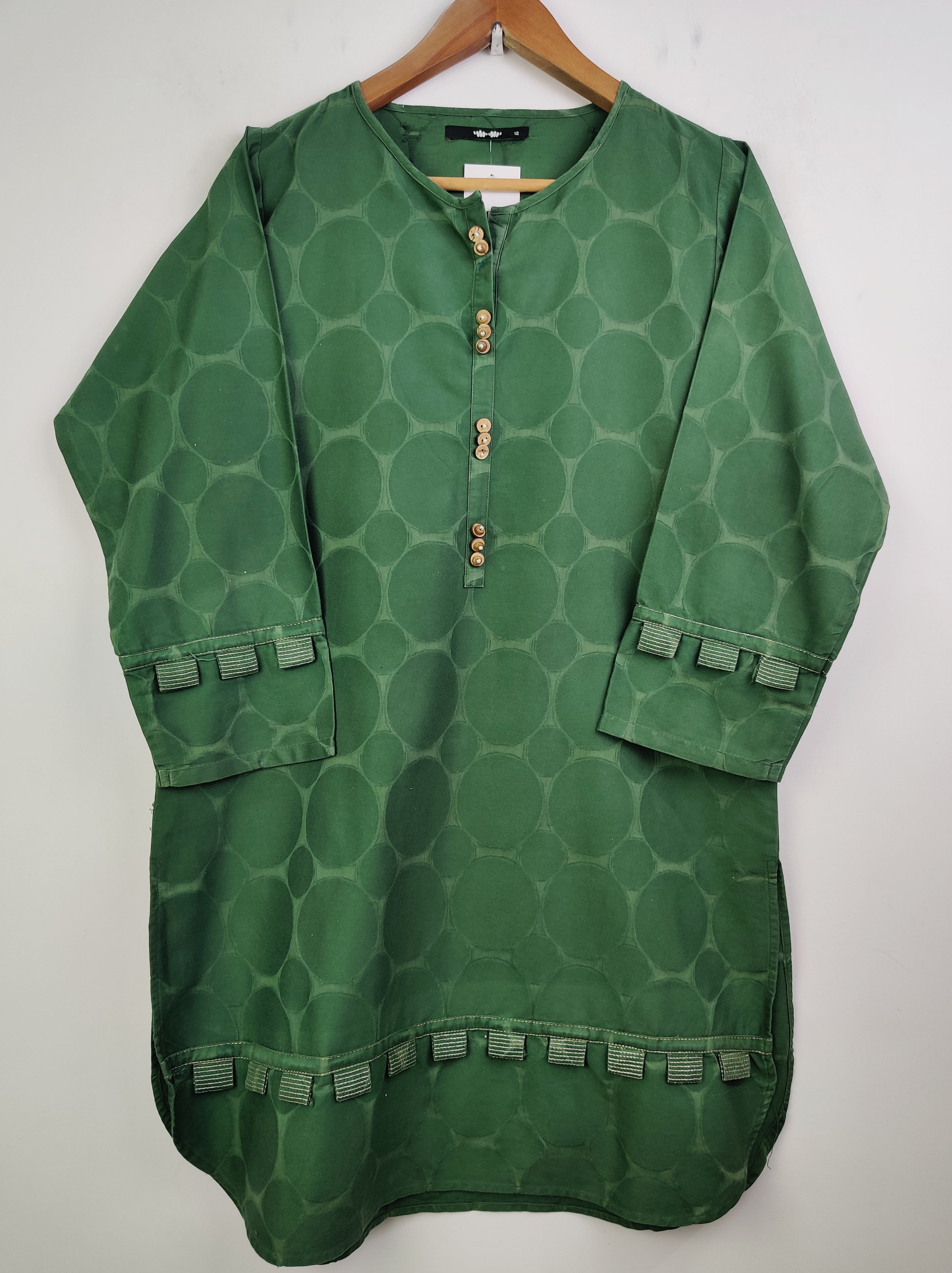 Buy online pre-used pre-loved 100% authentic & Original branded Khaadi (BK-1889) available in Pakistan. Top international brands avilable.
