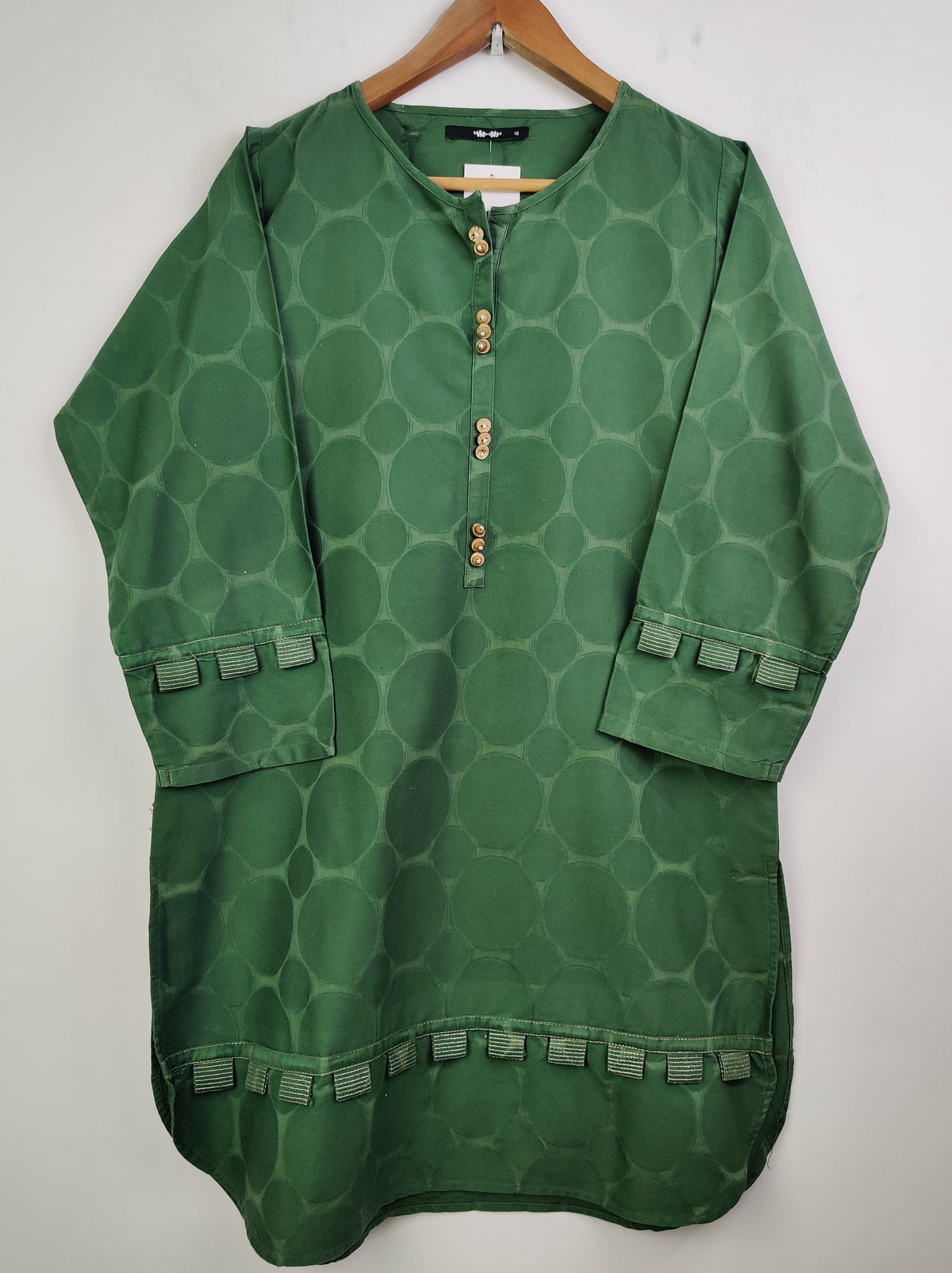 Buy online pre-used pre-loved 100% authentic & Original branded Khaadi (BK-1889) available in Pakistan. Top international brands avilable.