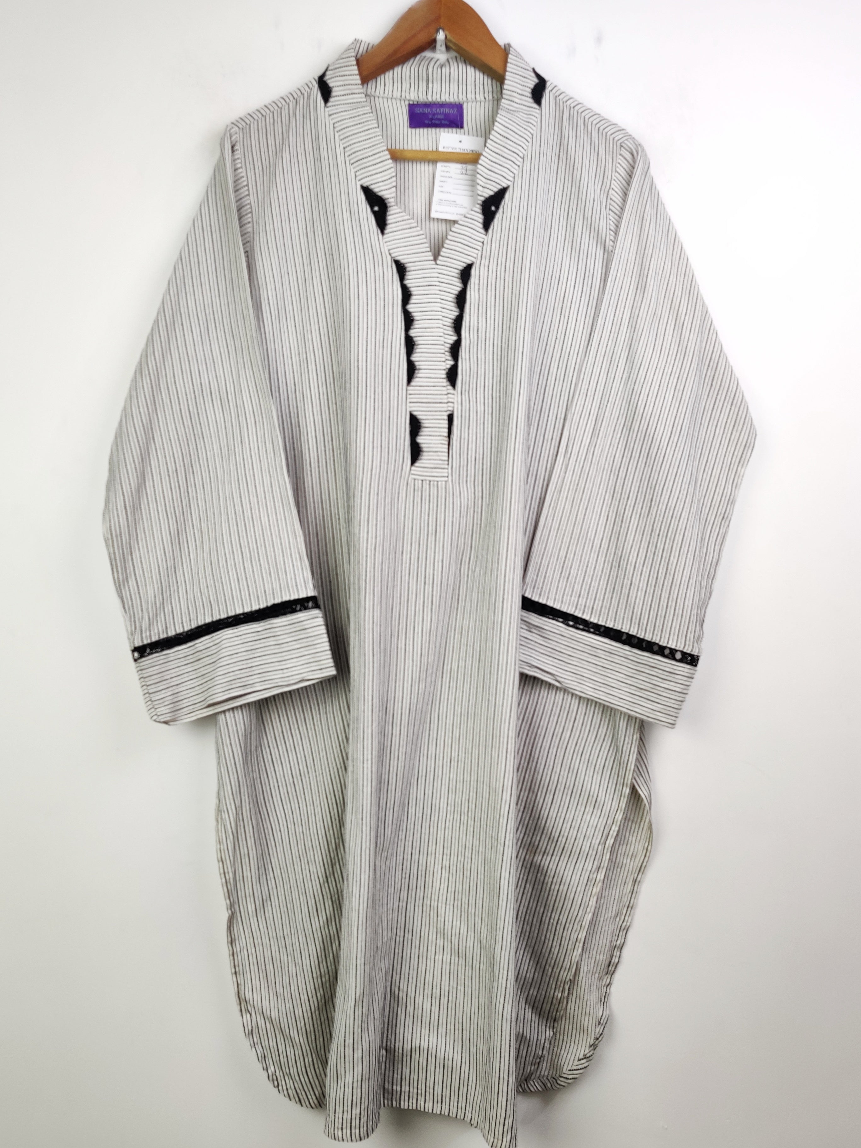 Buy online pre-used pre-loved 100% authentic & Original branded Sana Safinaz (BK-1904) available in Pakistan. Top international brands avilable.