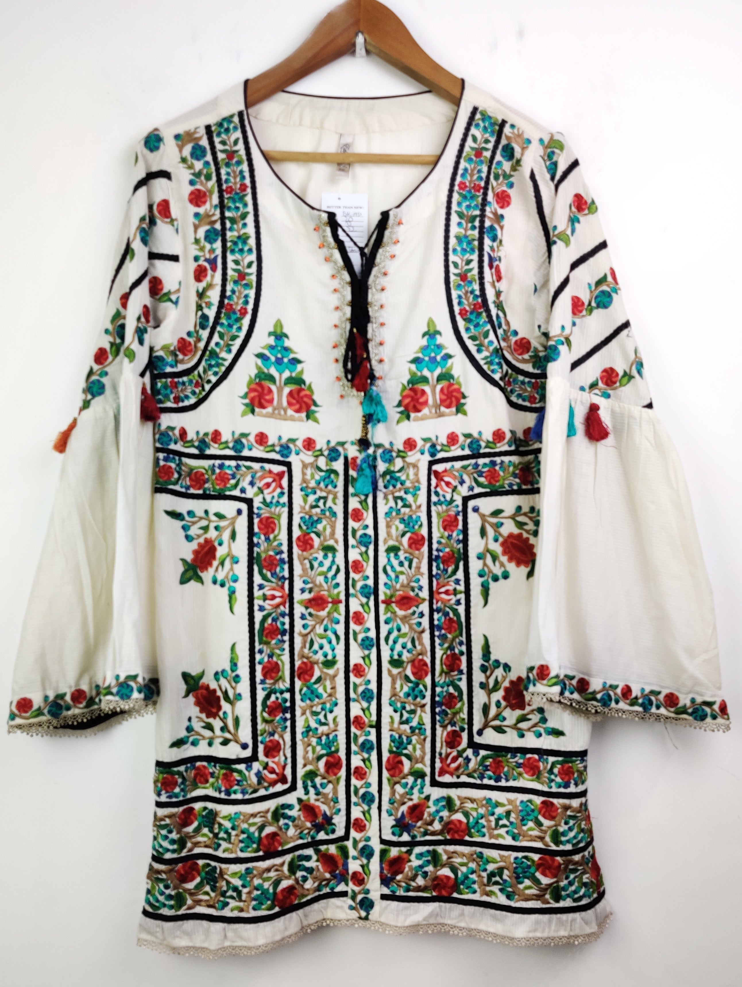 Buy online pre-used pre-loved 100% authentic & Original branded Ethnic (BK-1950) available in Pakistan. Top international brands avilable.