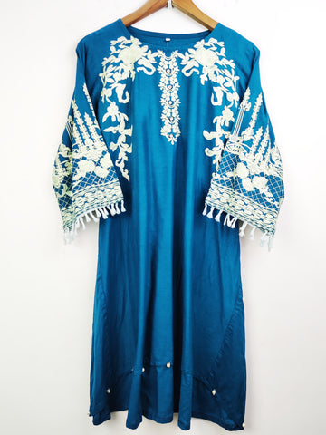 Buy online pre-used pre-loved 100% authentic & Original branded Unknown Brand (BK-1953) available in Pakistan. Top international brands avilable.