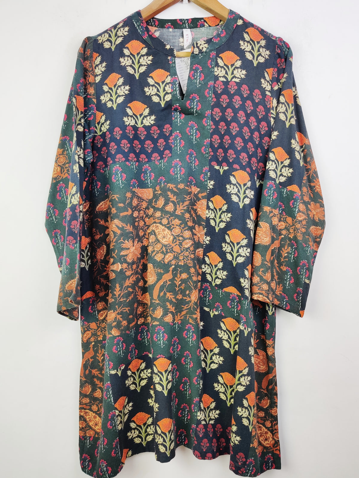 Buy online pre-used pre-loved 100% authentic & Original branded Ethnic (BK-1970) available in Pakistan. Top international brands avilable.