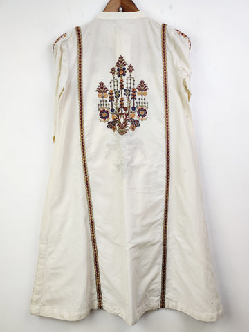 Motif (BK-1972)