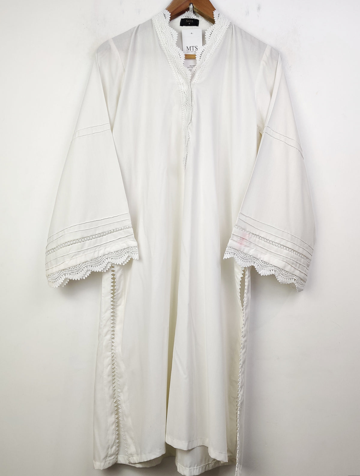 Buy online pre-used pre-loved 100% authentic & Original branded Saya (BK-1982) available in Pakistan. Top international brands avilable.