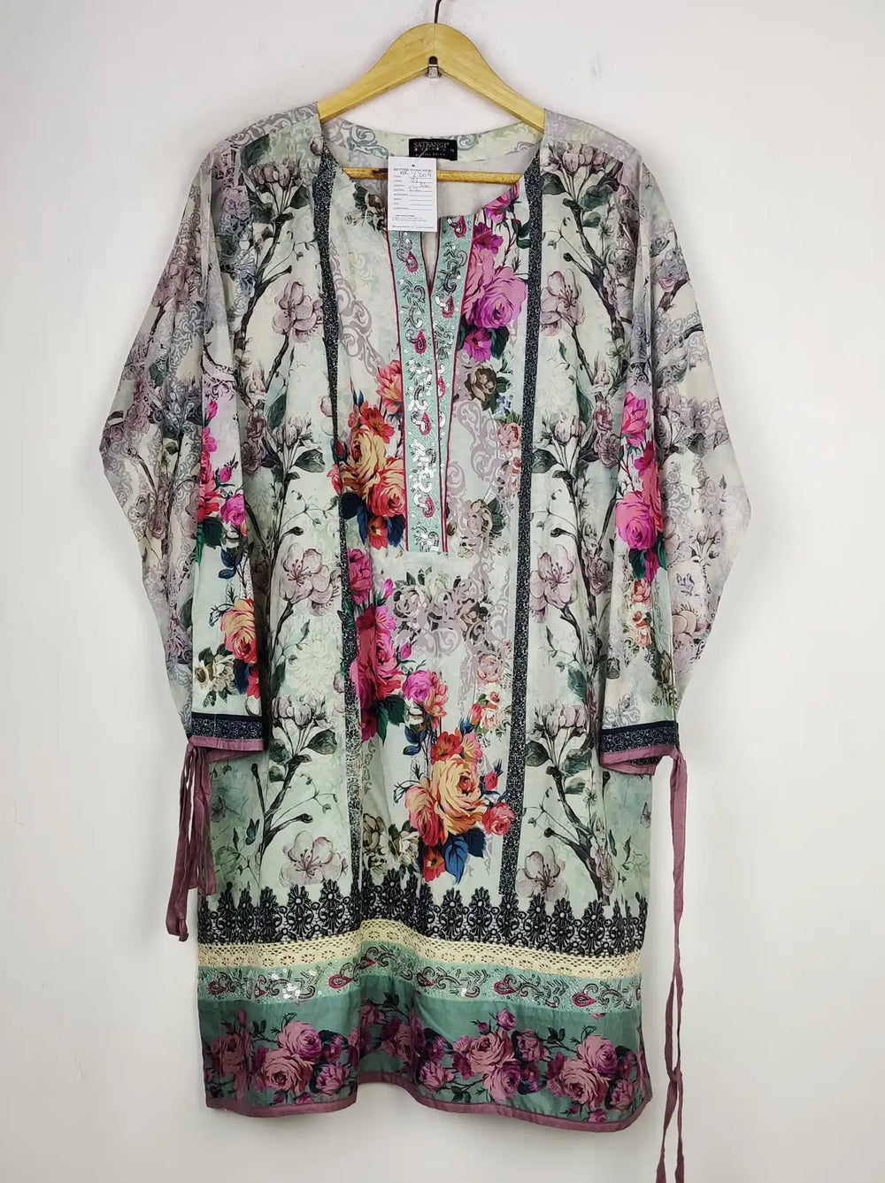 Buy online pre-used pre-loved 100% authentic & Original branded Strangi (BK-2209) available in Pakistan. Top international brands avilable.