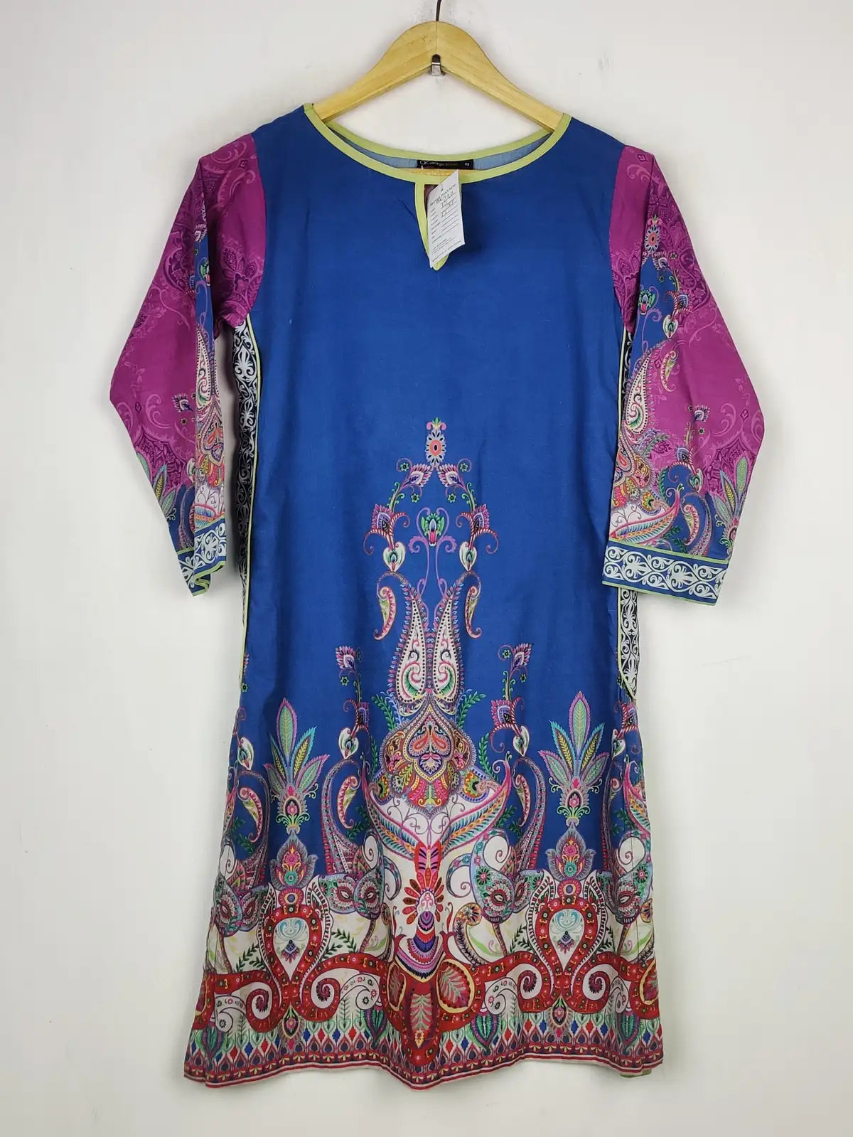 Buy online pre-used pre-loved 100% authentic & Original branded Al Karam (BK-2211) available in Pakistan. Top international brands avilable.