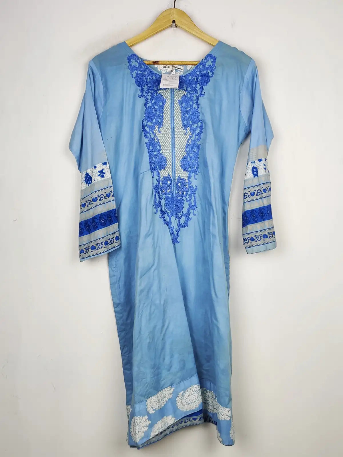 Buy online pre-used pre-loved 100% authentic & Original branded Maria Collection (BK-2237) available in Pakistan. Top international brands avilable.