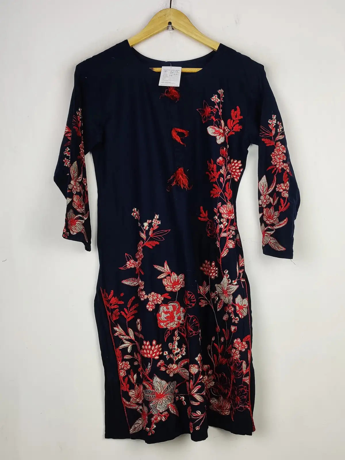 Buy online pre-used pre-loved 100% authentic & Original branded Unknown Brand (BK-2243) available in Pakistan. Top international brands avilable.