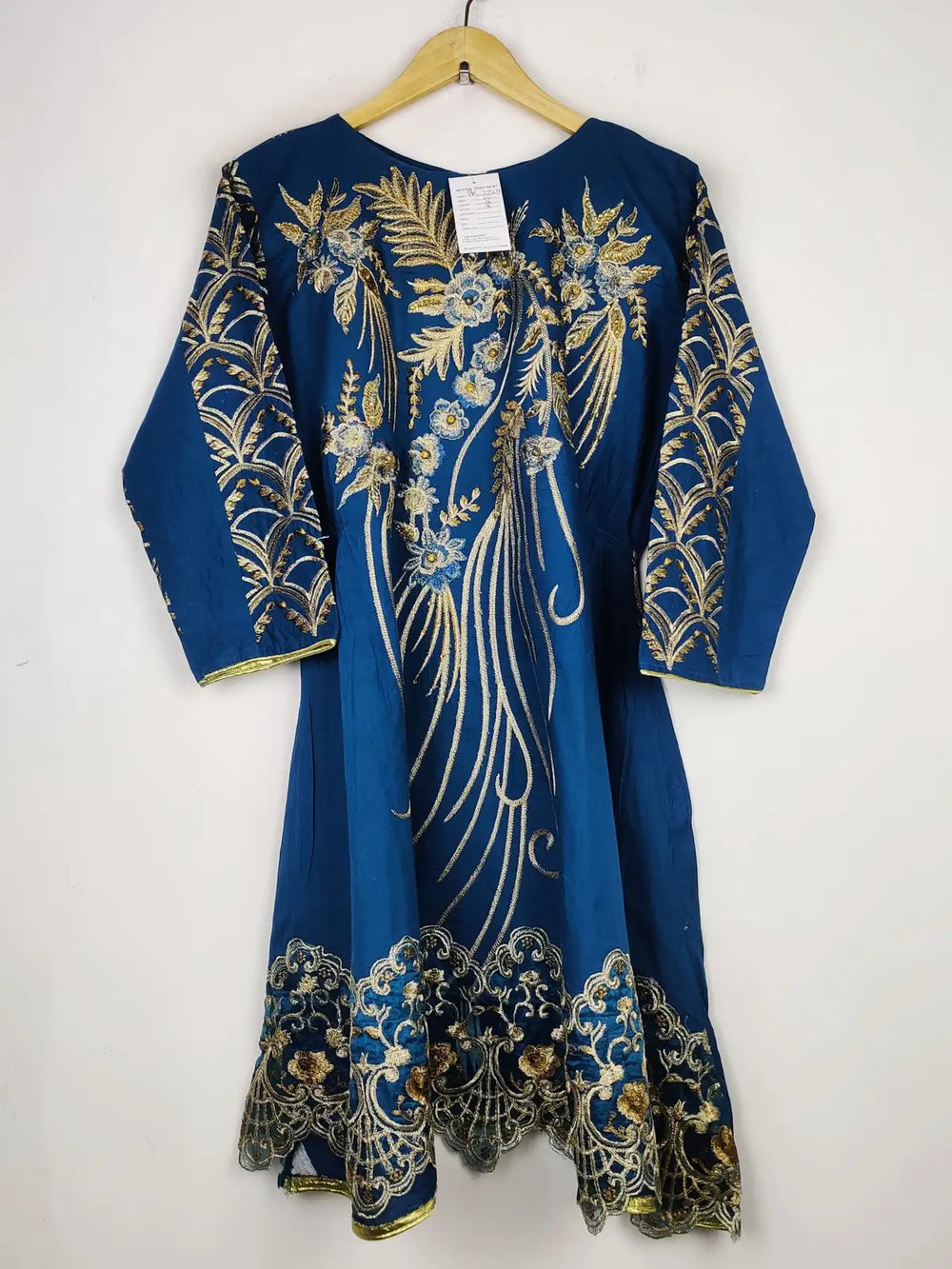 Buy online pre-used pre-loved 100% authentic & Original branded Unknown Brand (BK-2244) available in Pakistan. Top international brands avilable.