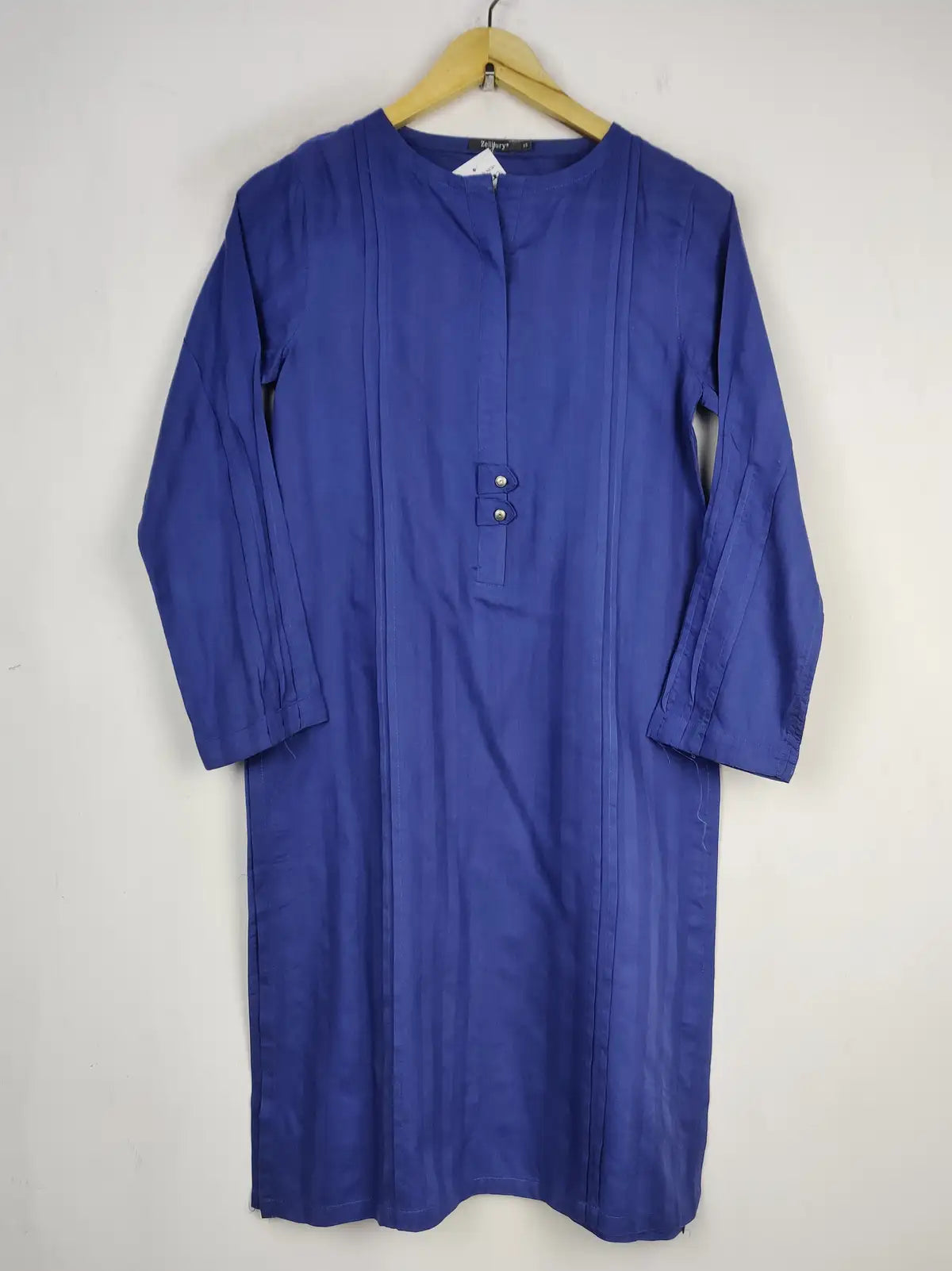 Buy online pre-used pre-loved 100% authentic & Original branded Zellbury (BK-2321) available in Pakistan. Top international brands avilable.