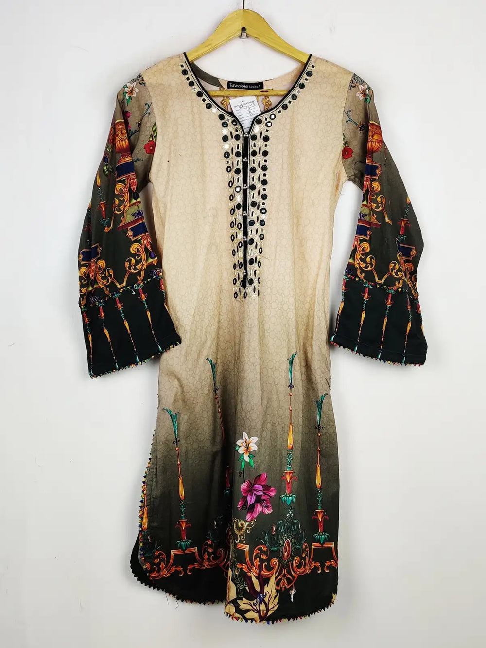 Buy online pre-used pre-loved 100% authentic & Original branded Tawakkal (BK-2393) available in Pakistan. Top international brands avilable.