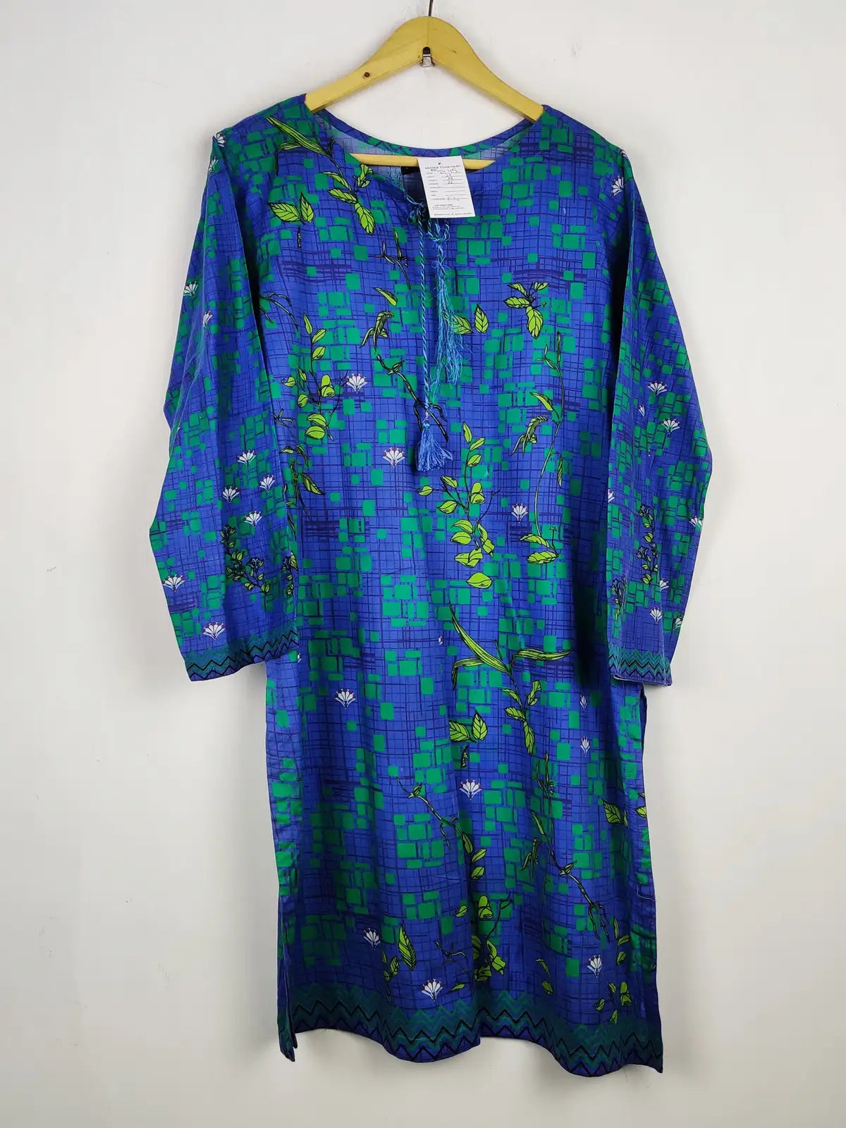 Buy online pre-used pre-loved 100% authentic & Original branded Jalpari (BK-2445) available in Pakistan. Top international brands avilable.