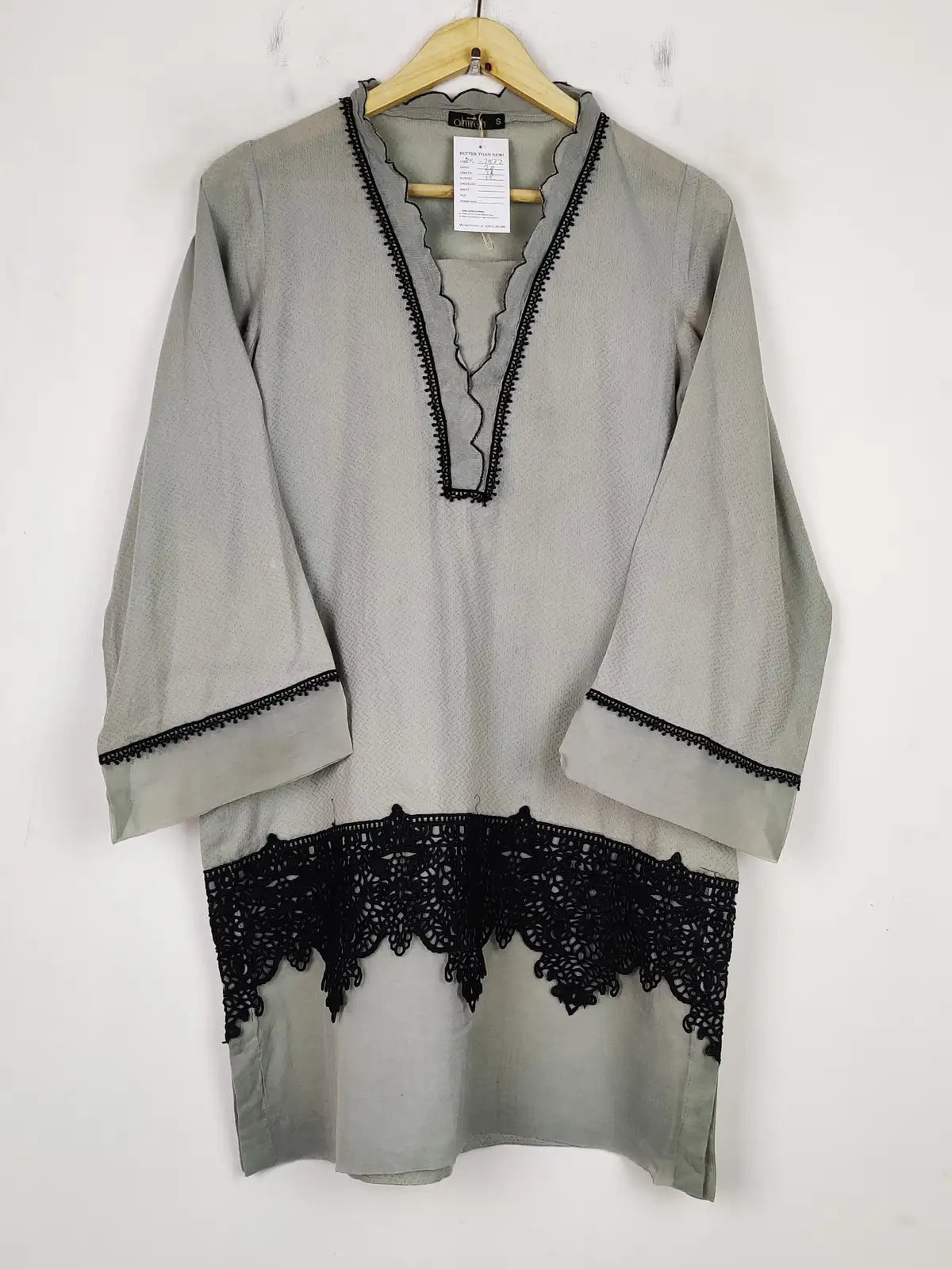 Buy online pre-used pre-loved 100% authentic & Original branded Almirah (BK-2577) available in Pakistan. Top international brands avilable.