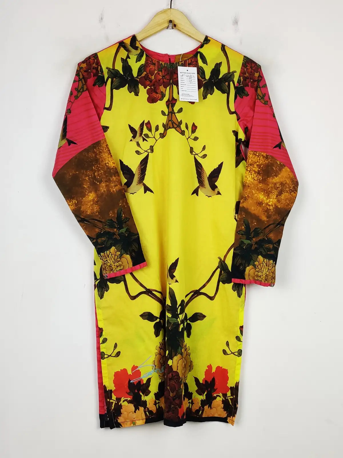 Buy online pre-used pre-loved 100% authentic & Original branded Sana Safinaz (BK-2589) available in Pakistan. Top international brands avilable.