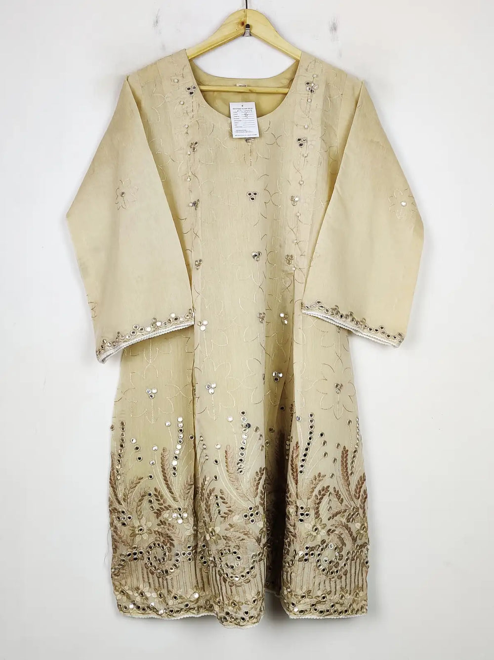 Buy online pre-used pre-loved 100% authentic & Original branded Unknown Brand (BK-2598) available in Pakistan. Top international brands avilable.