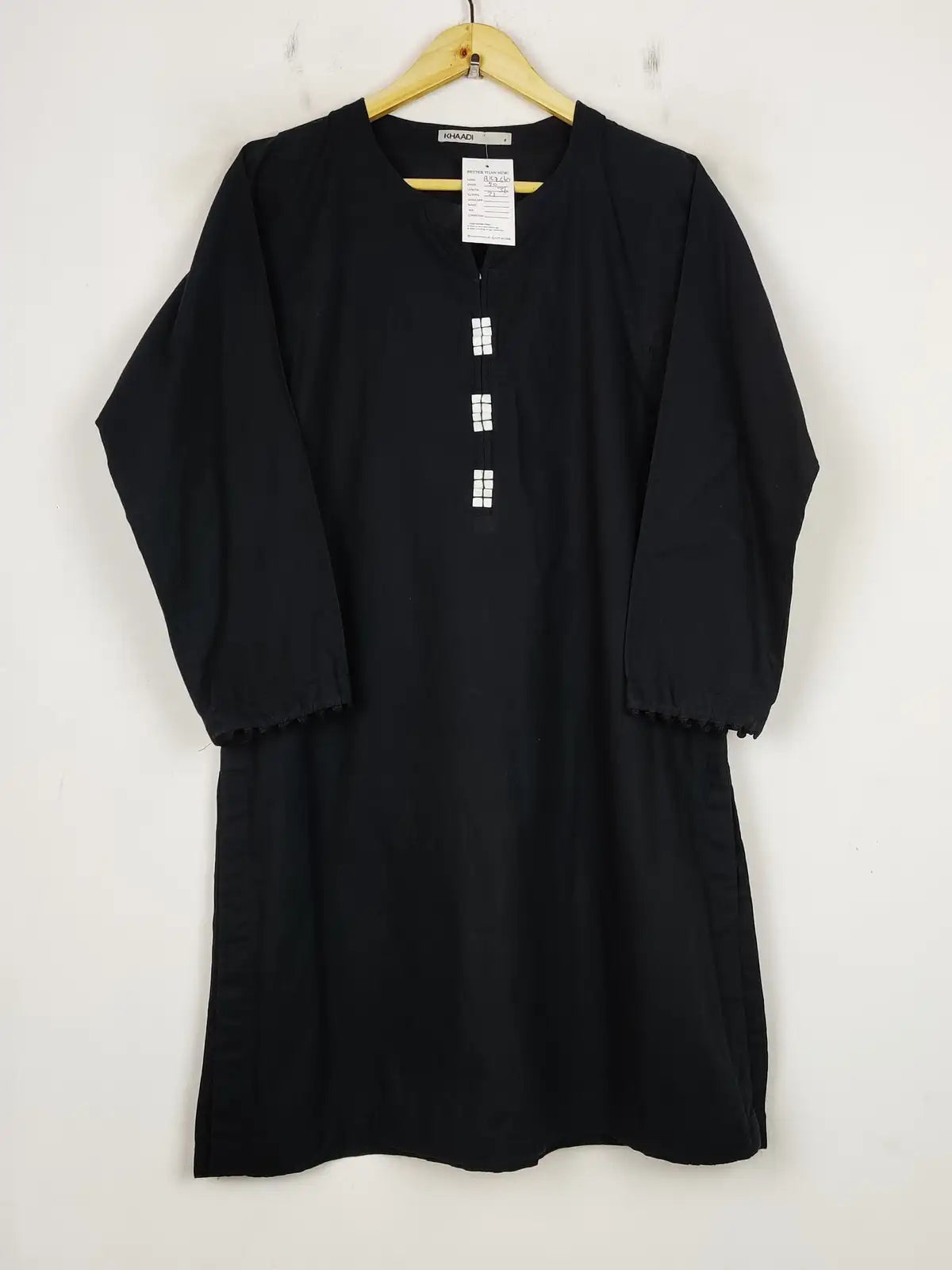 Buy online pre-used pre-loved 100% authentic & Original branded Khaadi (BK-2640) available in Pakistan. Top international brands avilable.