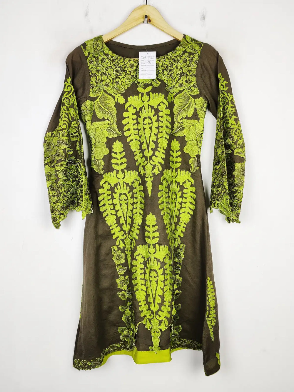 Buy online pre-used pre-loved 100% authentic & Original branded Unknown Brand (BK-2712) available in Pakistan. Top international brands avilable.