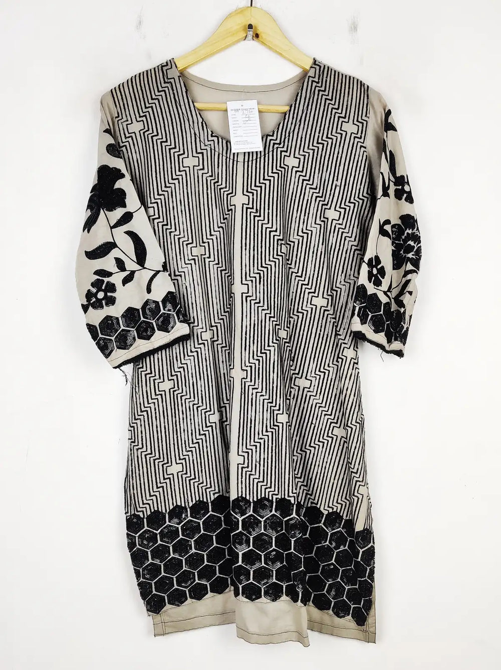 Buy online pre-used pre-loved 100% authentic & Original branded Unknown Brand (BK-2720) available in Pakistan. Top international brands avilable.