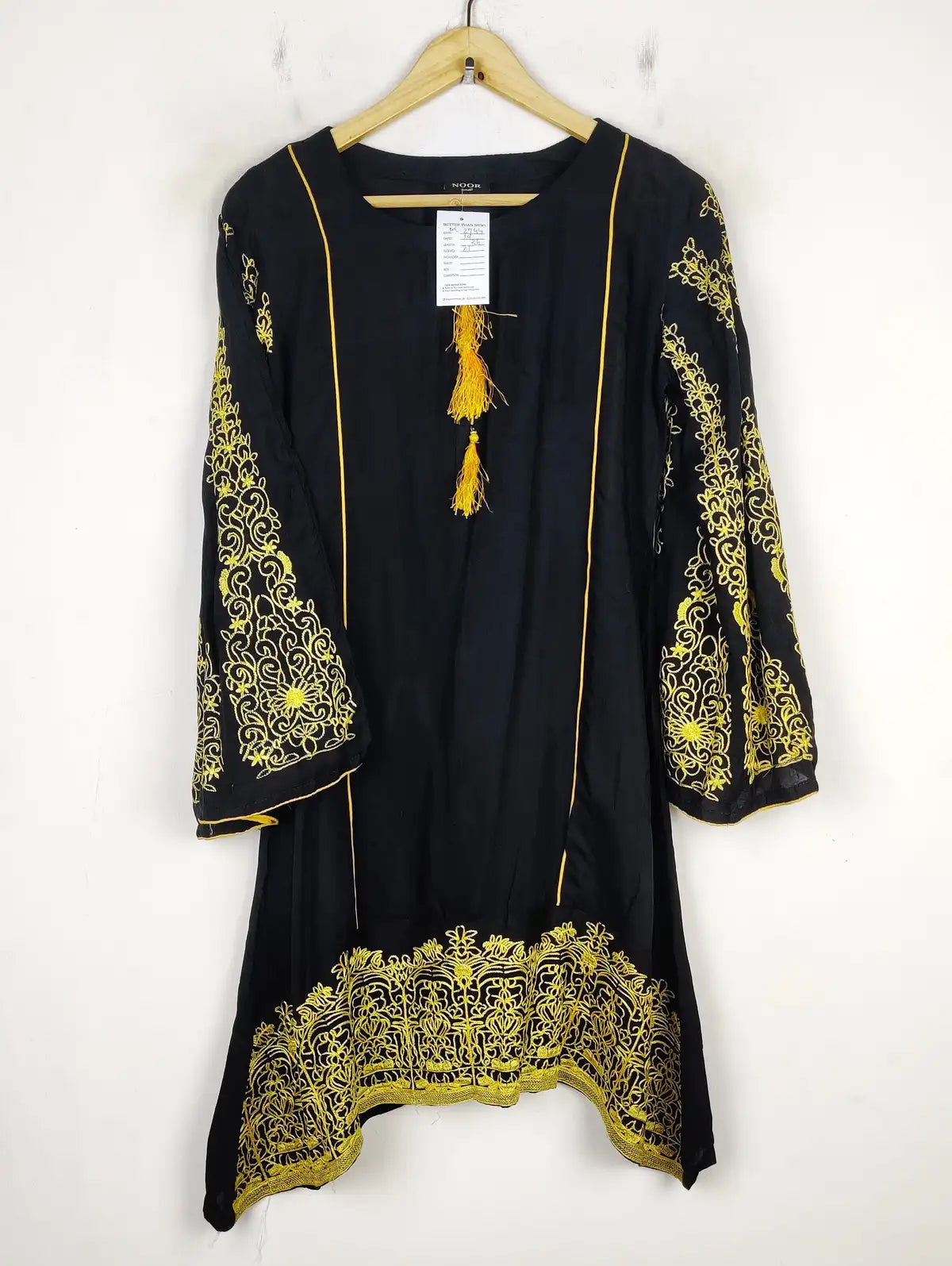 Buy online pre-used pre-loved 100% authentic & Original branded Noor (BK-2744) available in Pakistan. Top international brands avilable.