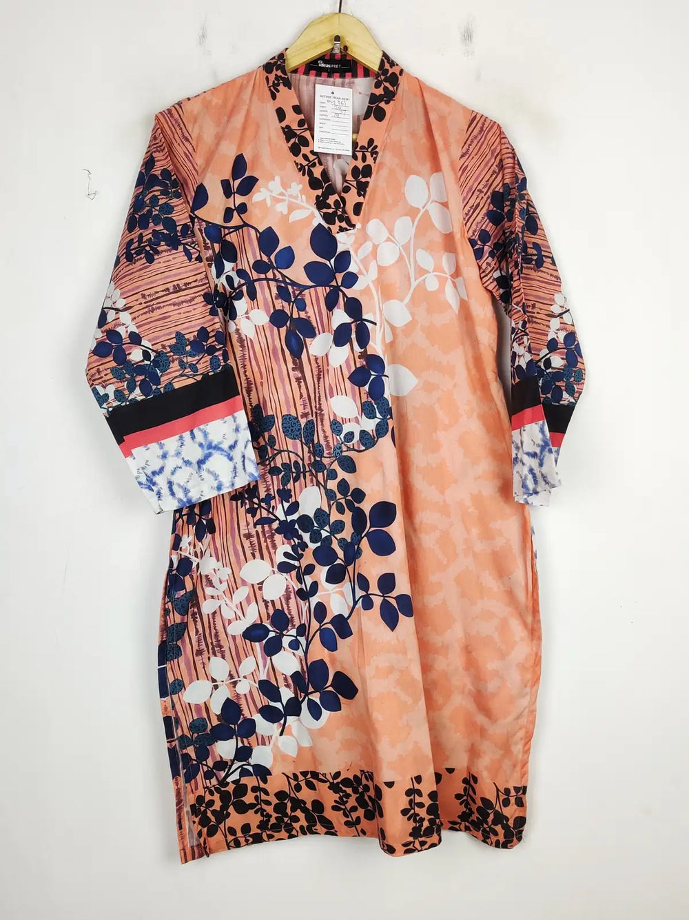Buy online pre-used pre-loved 100% authentic & Original branded Ideas (BK-2761) available in Pakistan. Top international brands avilable.