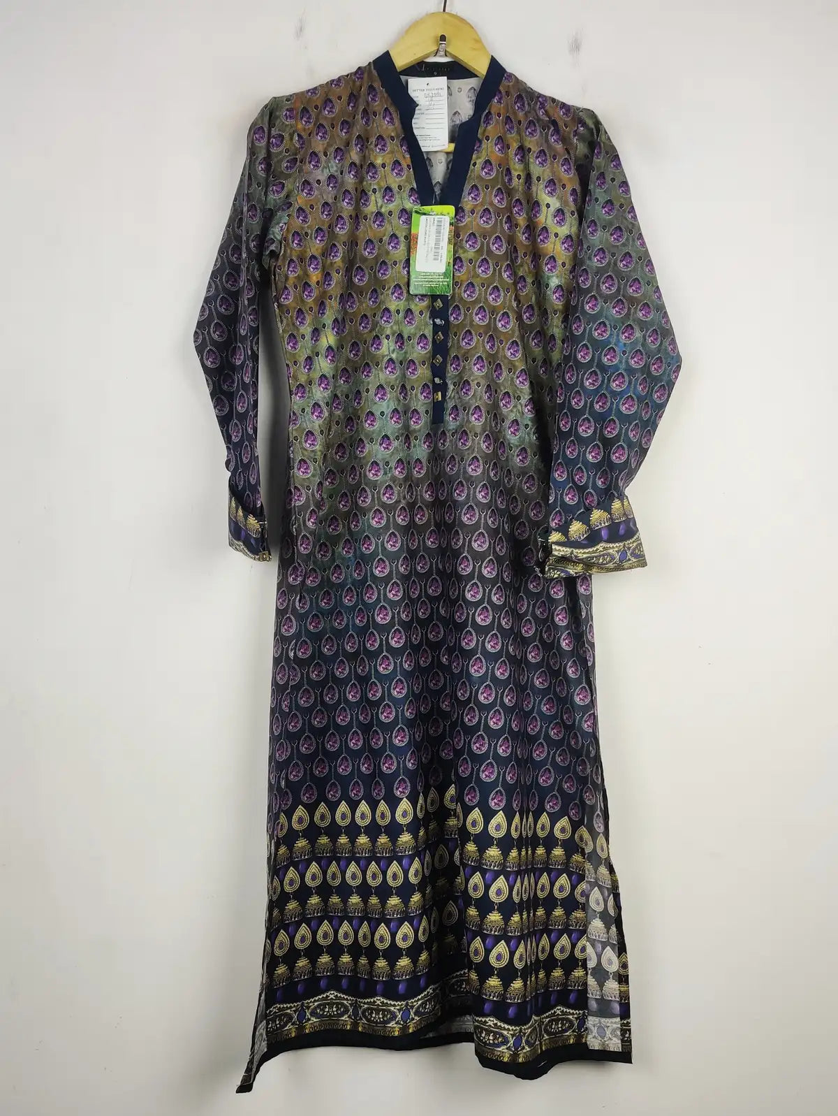 Buy online pre-used pre-loved 100% authentic & Original branded J. (BK-2994) available in Pakistan. Top international brands avilable.