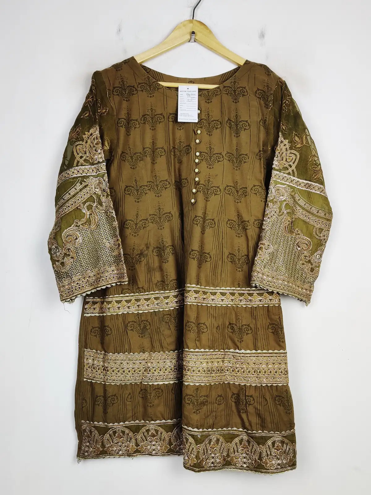 Buy online pre-used pre-loved 100% authentic & Original branded Unknown Brand (BK-3062) available in Pakistan. Top international brands avilable.