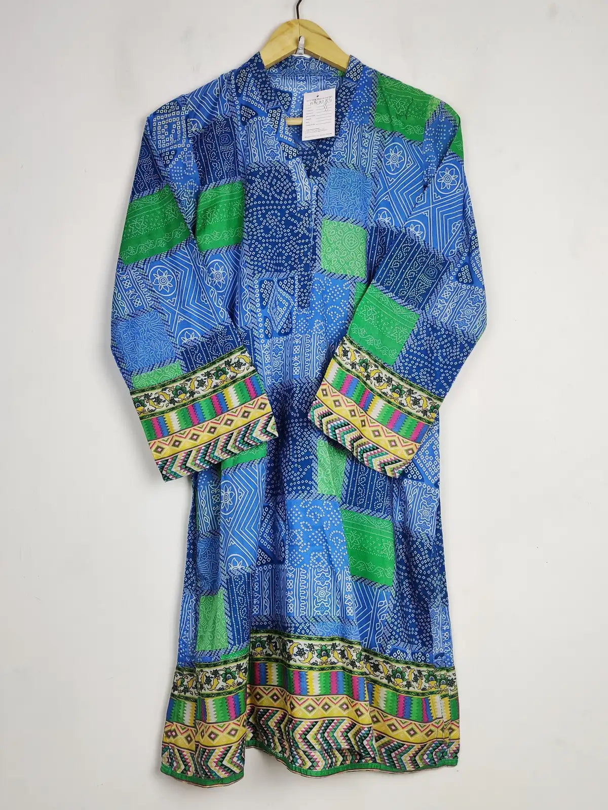 Buy online pre-used pre-loved 100% authentic & Original branded Unknown Brand (BK-3284) available in Pakistan. Top international brands avilable.