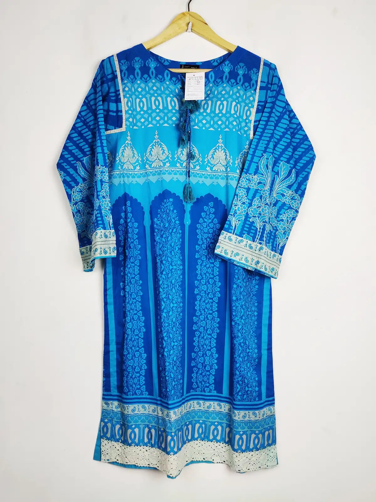 Buy online pre-used pre-loved 100% authentic & Original branded J. Pret (BK-3295) available in Pakistan. Top international brands avilable.