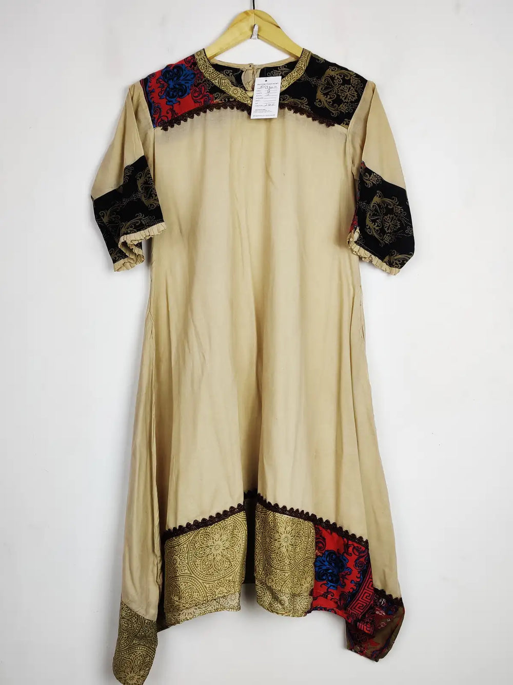 Buy online pre-used pre-loved 100% authentic & Original branded Unknown Brand (BK-3300) available in Pakistan. Top international brands avilable.