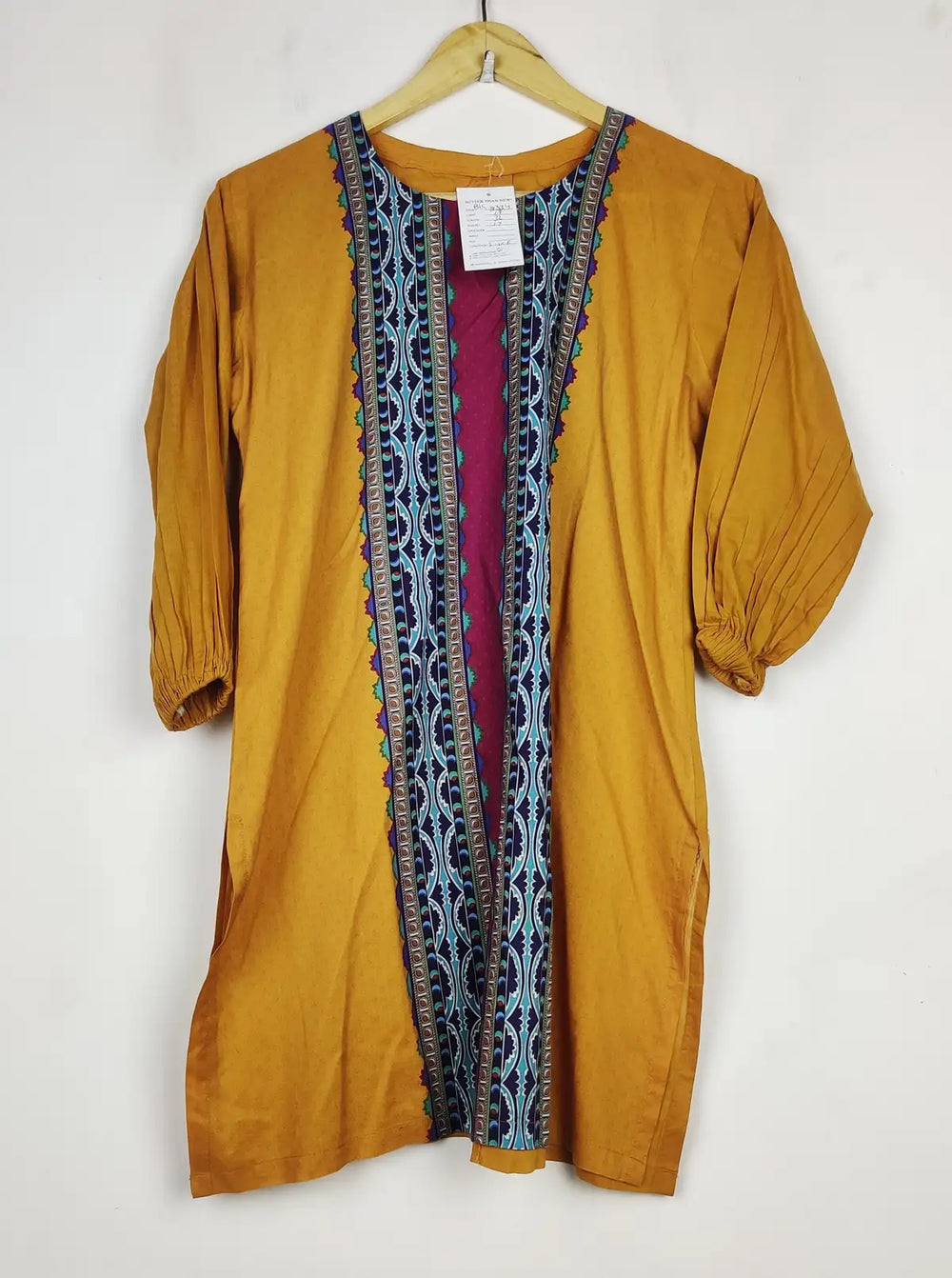 Buy online pre-used pre-loved 100% authentic & Original branded Unknown Brand (BK-3334) available in Pakistan. Top international brands avilable.