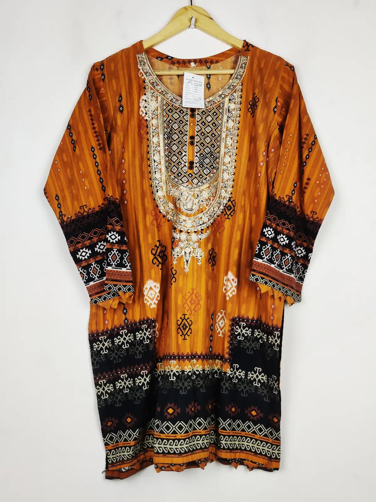 Buy online pre-used pre-loved 100% authentic & Original branded Unknown Brand (BK-3338) available in Pakistan. Top international brands avilable.