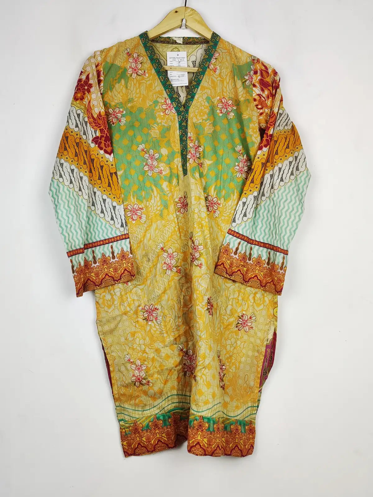Buy online pre-used pre-loved 100% authentic & Original branded Unknown Brand (BK-3346) available in Pakistan. Top international brands avilable.