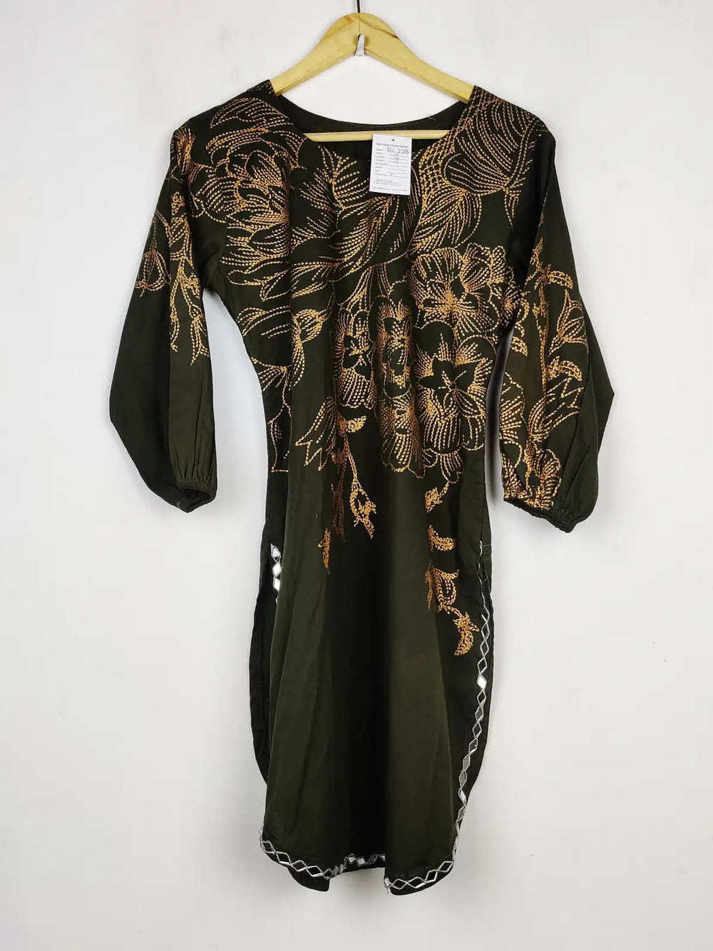 Buy online pre-used pre-loved 100% authentic & Original branded Unknown Brand (BK-3355) available in Pakistan. Top international brands avilable.