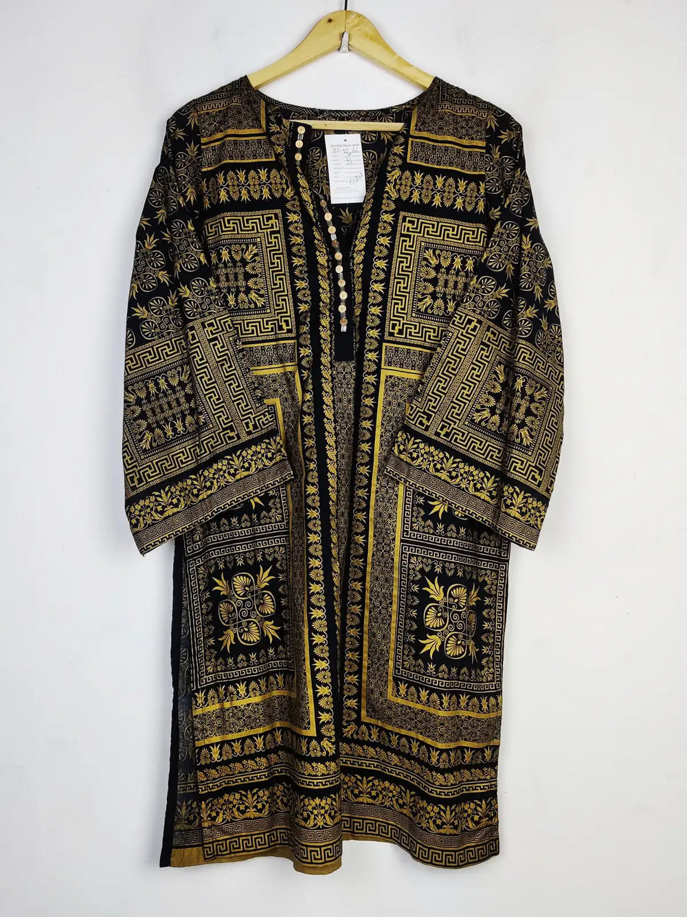 Buy online pre-used pre-loved 100% authentic & Original branded Unknown Brand (BK-3361) available in Pakistan. Top international brands avilable.