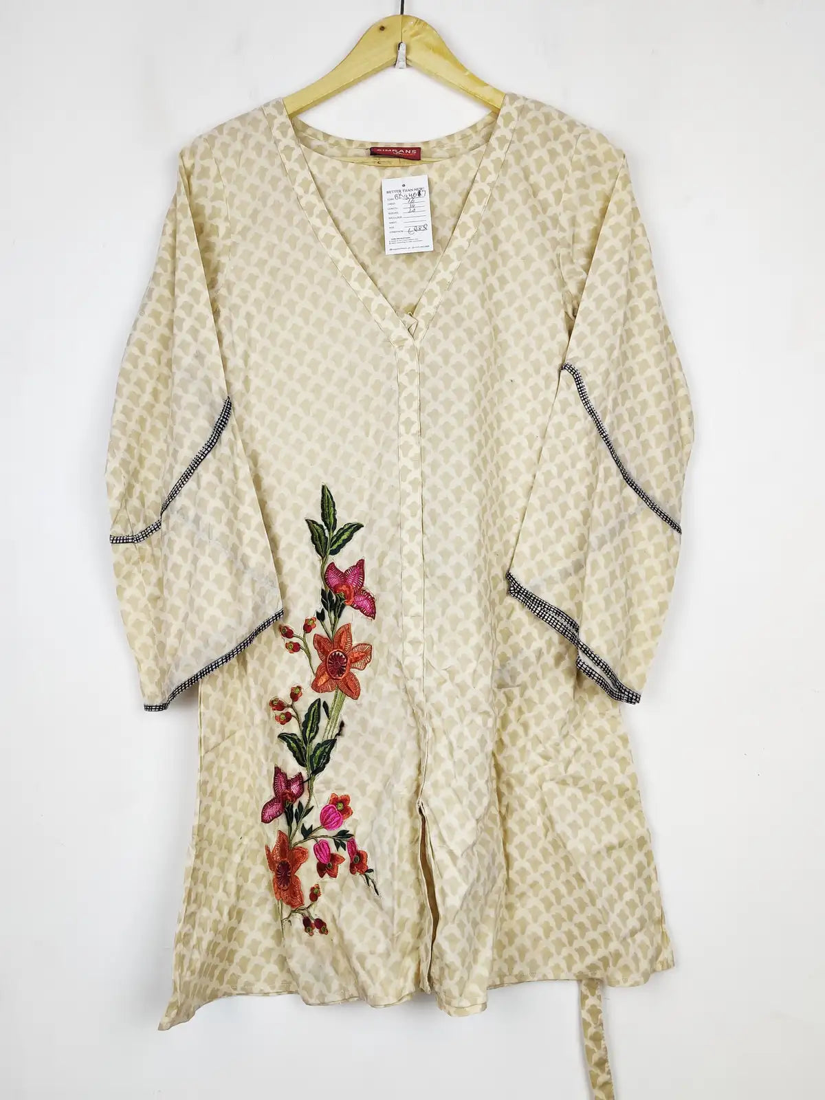 Buy online pre-used pre-loved 100% authentic & Original branded Simrans (BK-3407) available in Pakistan. Top international brands avilable.