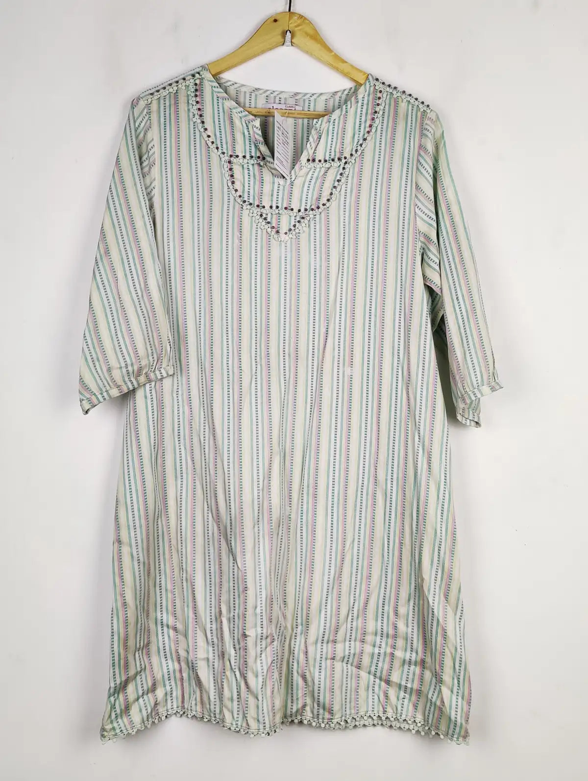 Buy online pre-used pre-loved 100% authentic & Original branded Elegant (BK-3474) available in Pakistan. Top international brands avilable.