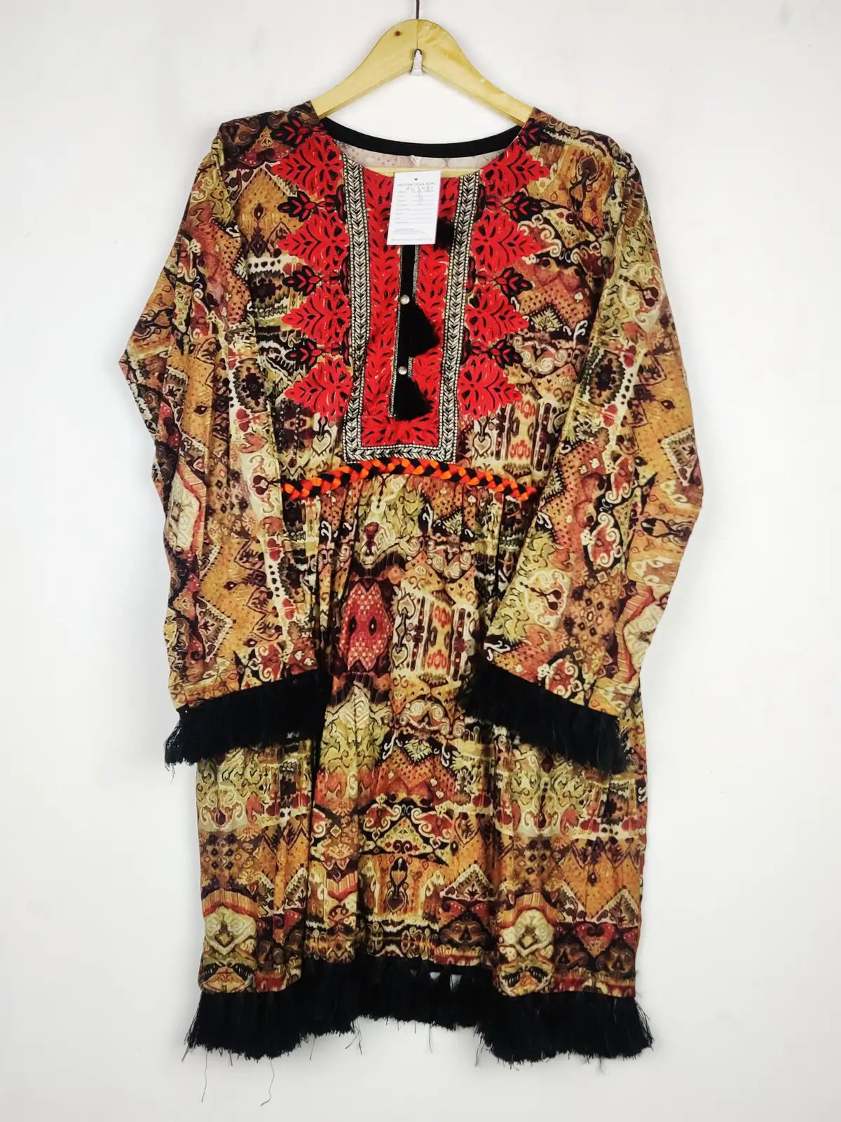 Buy online pre-used pre-loved 100% authentic & Original branded Unknown Brand (BK-3483) available in Pakistan. Top international brands avilable.