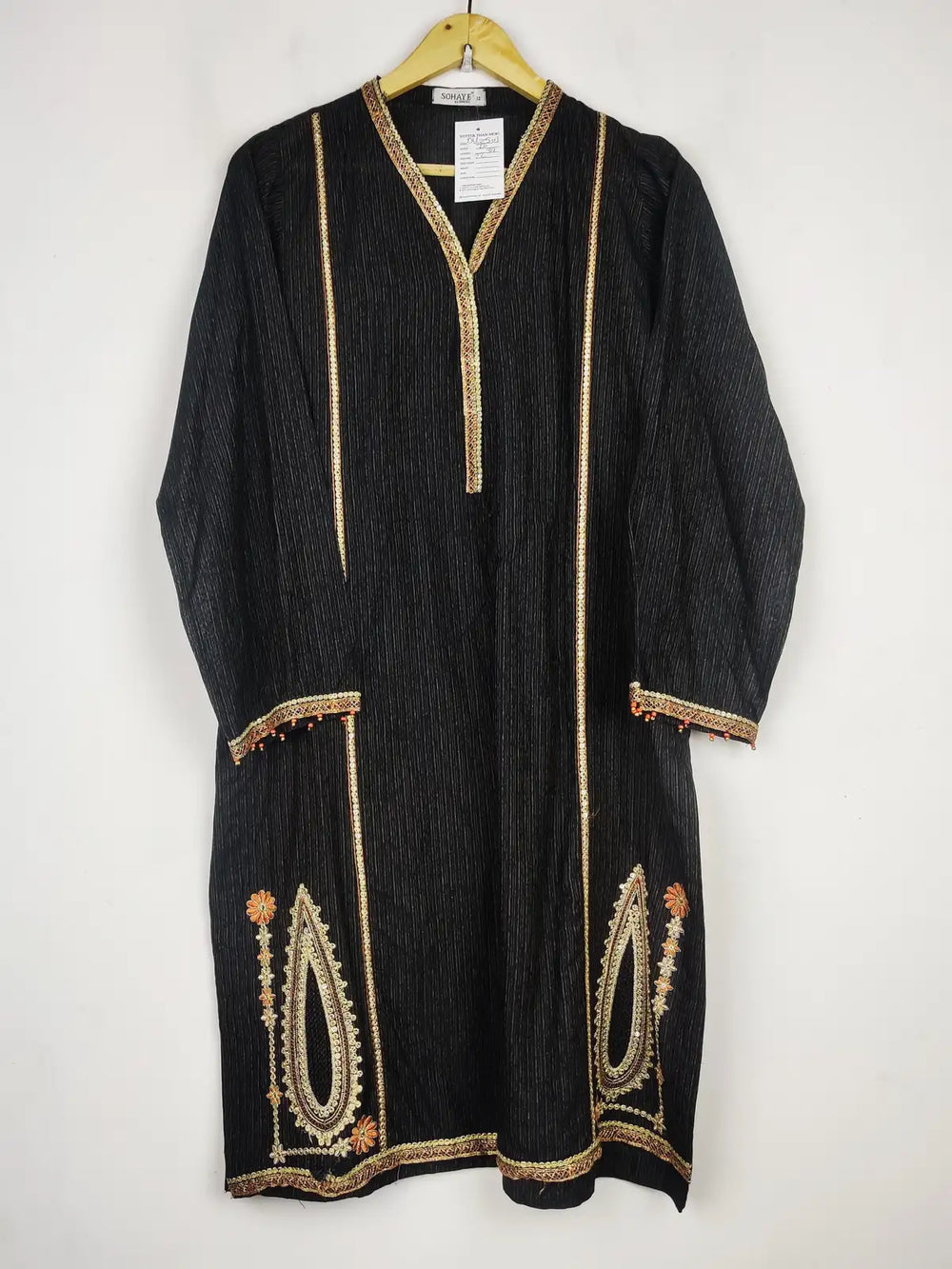 Buy online pre-used pre-loved 100% authentic & Original branded Sohaye (BK-3501) available in Pakistan. Top international brands avilable.