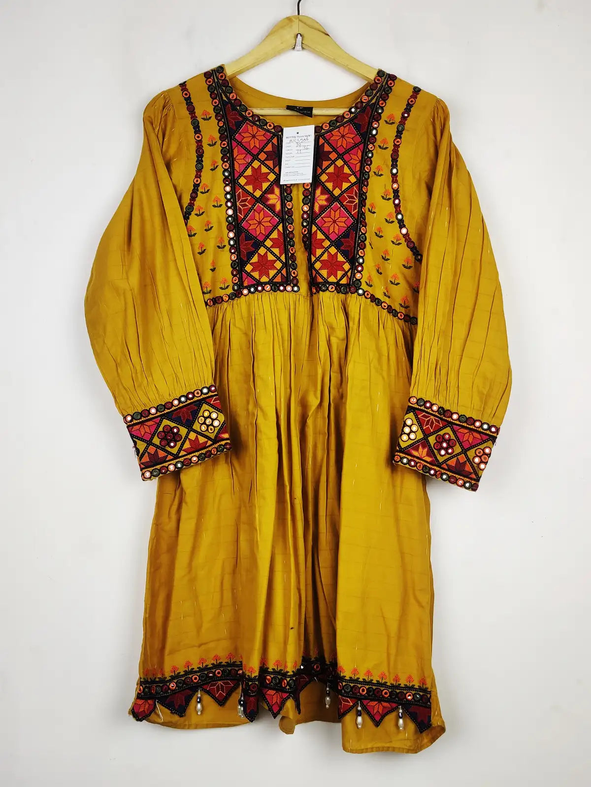 Buy online pre-used pre-loved 100% authentic & Original branded Ghausia (BK-3506) available in Pakistan. Top international brands avilable.