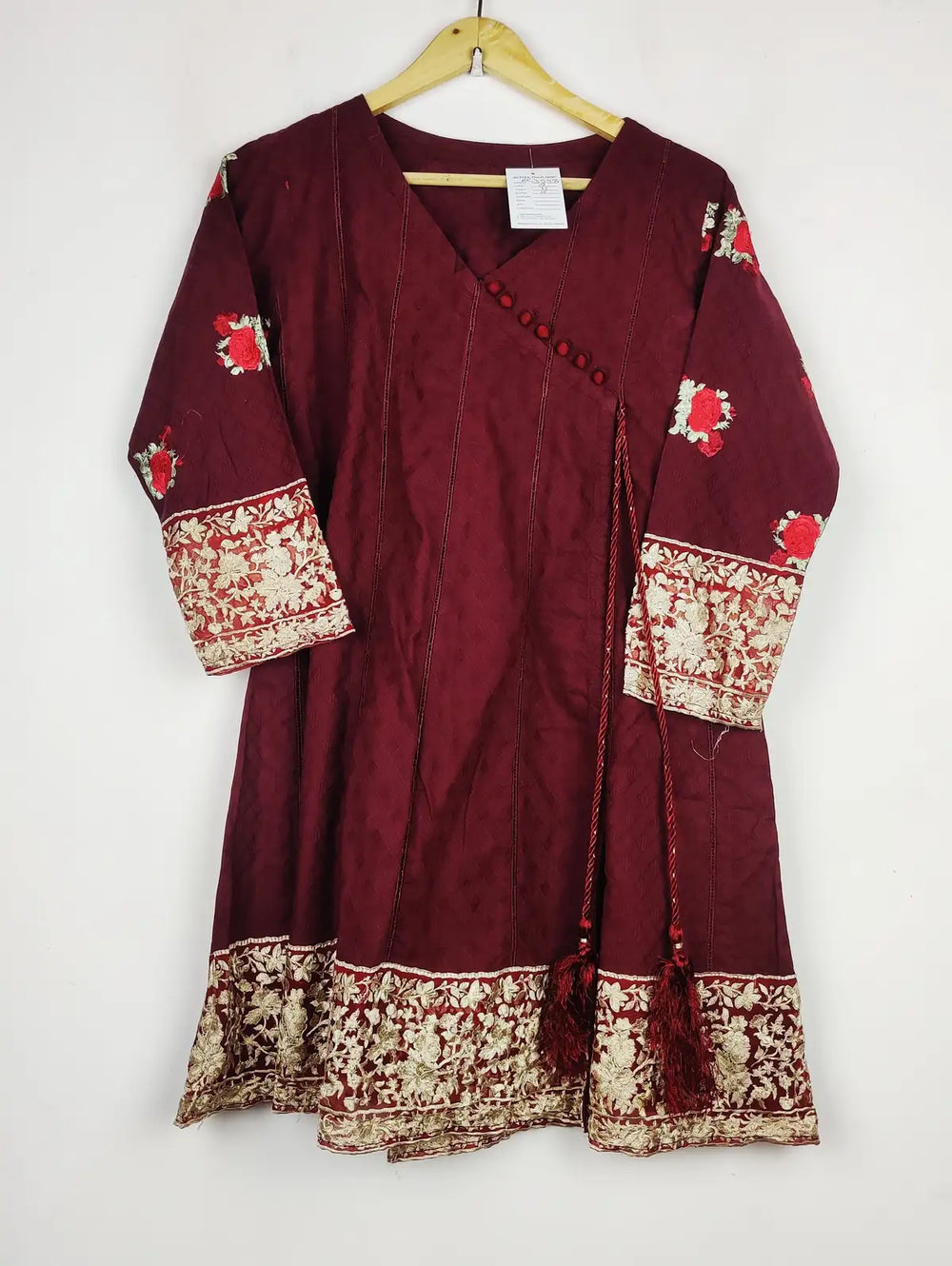 Buy online pre-used pre-loved 100% authentic & Original branded Unknown Brand (BK-3548) available in Pakistan. Top international brands avilable.
