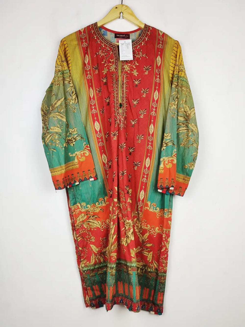 Buy online pre-used pre-loved 100% authentic & Original branded Bin Saeed (BK-3553) available in Pakistan. Top international brands avilable.