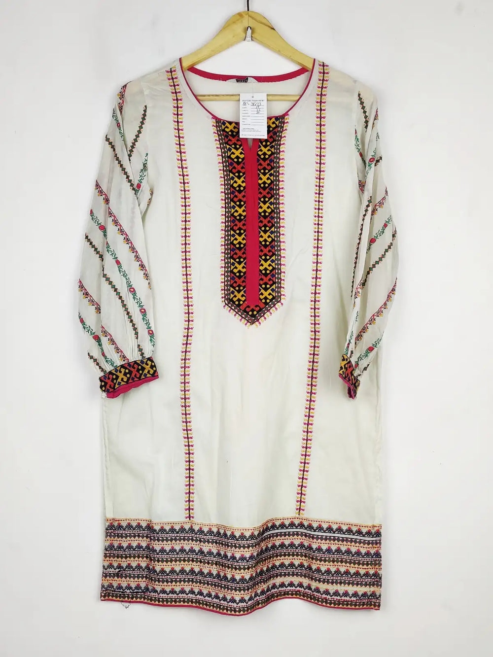 Buy online pre-used pre-loved 100% authentic & Original branded Miss Image (BK-3574) available in Pakistan. Top international brands avilable.