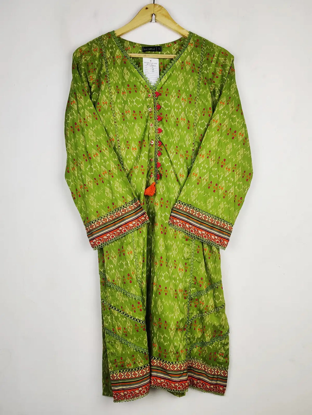 Buy online pre-used pre-loved 100% authentic & Original branded Bin Saeed (BK-3600) available in Pakistan. Top international brands avilable.